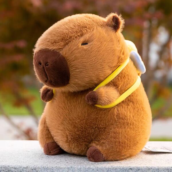 Capibara con Mochila