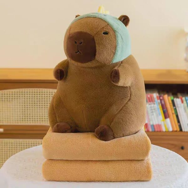 Peluche de Capibara con Gorro - Imagen 2