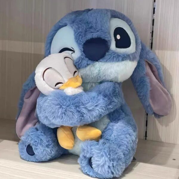 Peluche de Stitch con Pato
