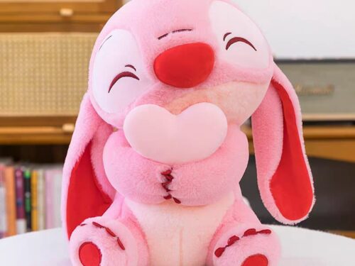 PELUCHE DE ANGELA CON CORAZÓN