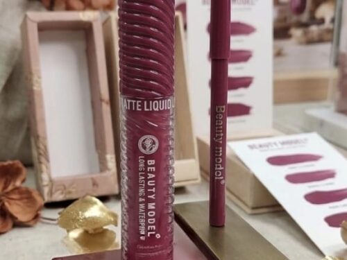 LIP GLOSS Y LÁPIZ DELINEADOR BEAUTY MODEL
