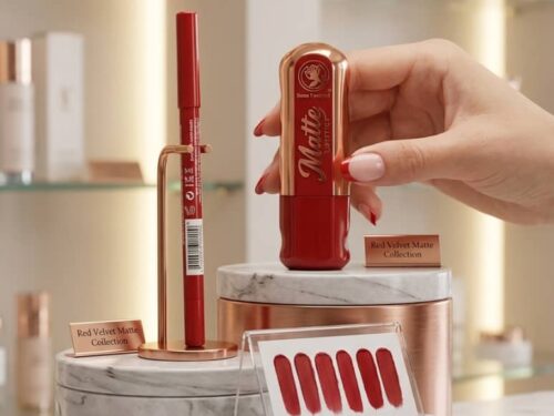 LABIAL EN BARRA Y LÁPIZ DELINEADOR BEAUTY MODEL